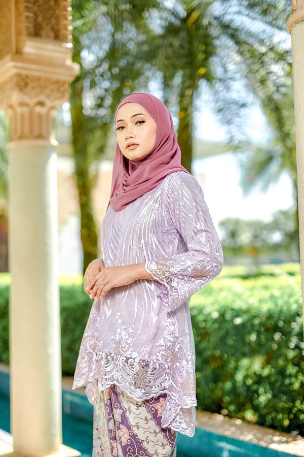 NORMAH KURUNG LACE TOP