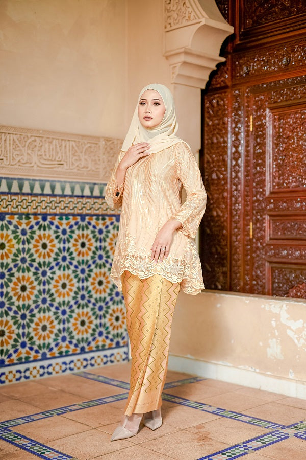 NORMAH KURUNG LACE TOP