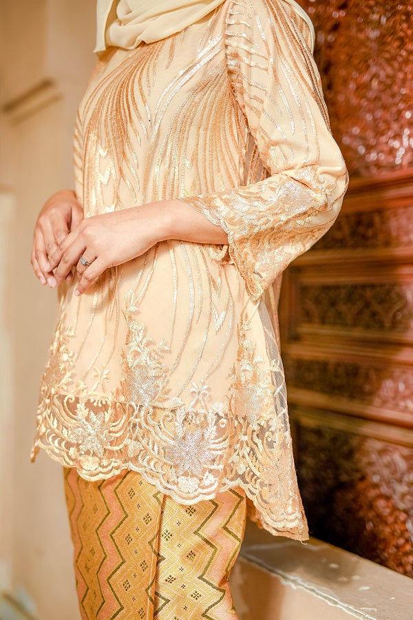NORMAH KURUNG LACE TOP