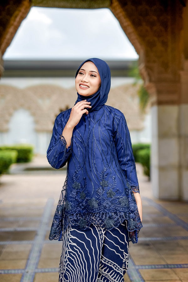 NORMAH KURUNG LACE TOP