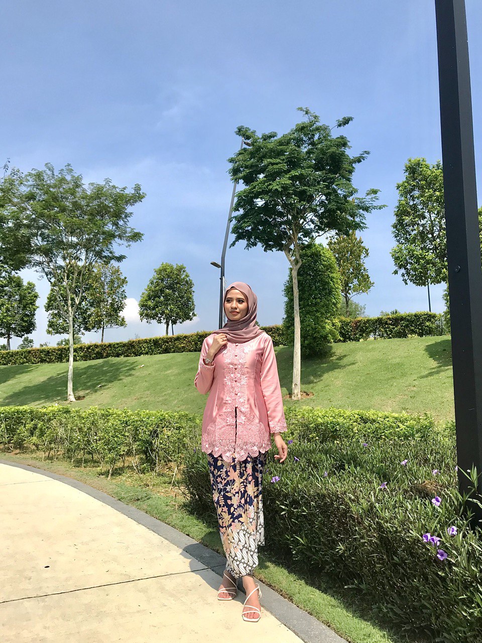 KARTIKA KEBAYA SULAM - (Satin)