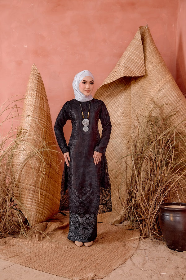 WIDURI KURUNG LACE TOP