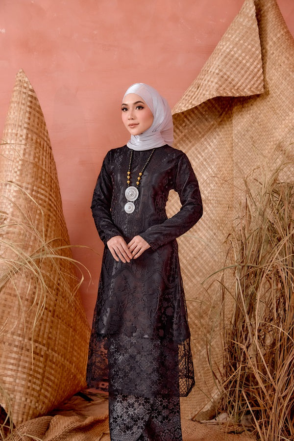 WIDURI KURUNG LACE TOP