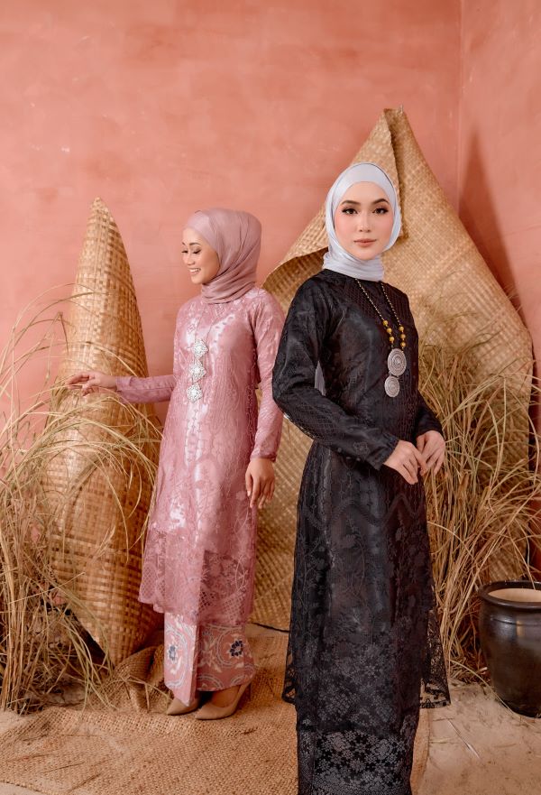 WIDURI KURUNG LACE TOP