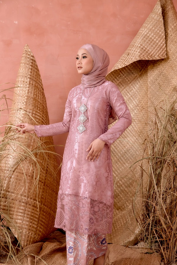 WIDURI KURUNG LACE TOP