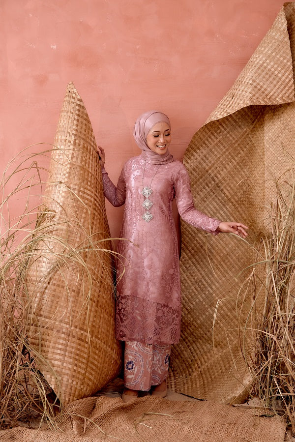 WIDURI KURUNG LACE TOP