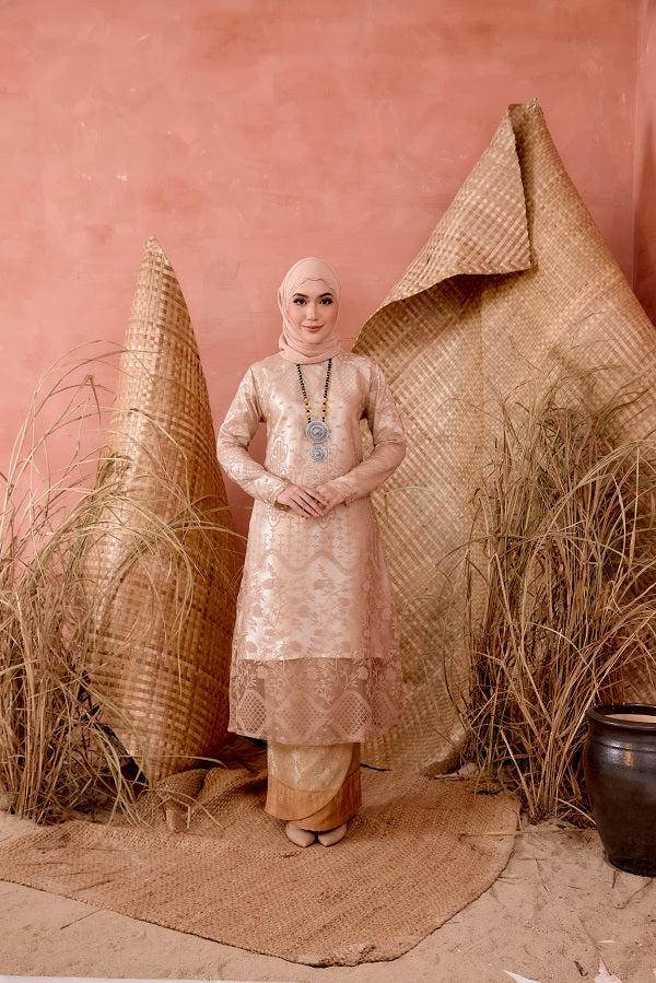 WIDURI KURUNG LACE TOP