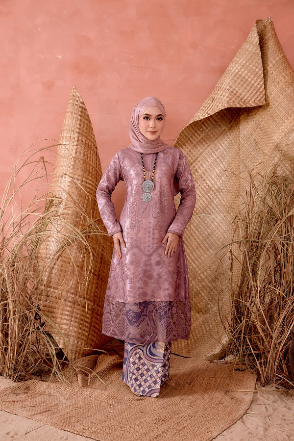 WIDURI KURUNG LACE TOP