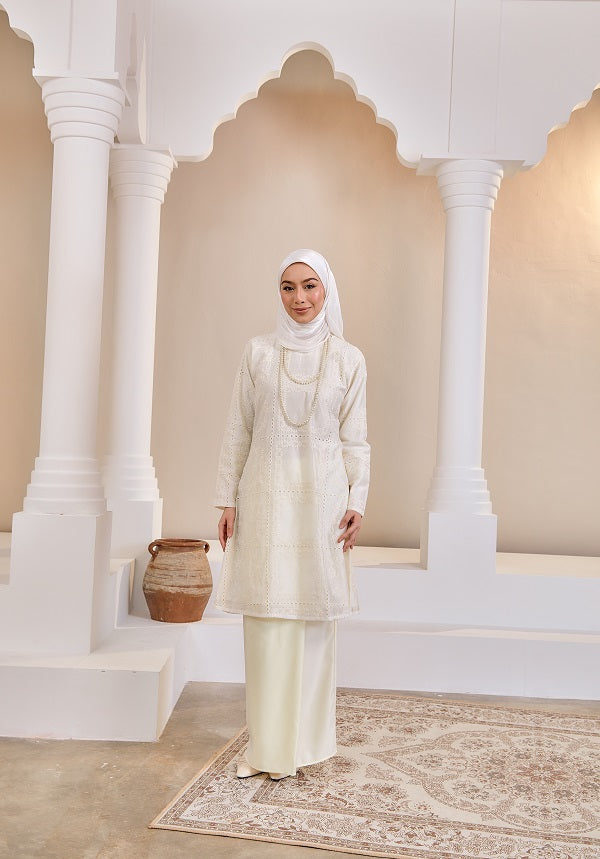 AMORA KURUNG