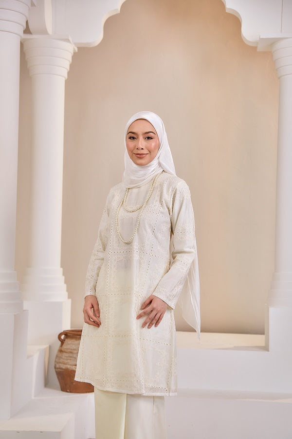 AMORA KURUNG