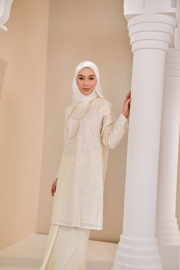 AMORA KURUNG