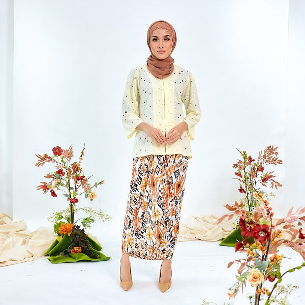 DELIMA EYELET TOP