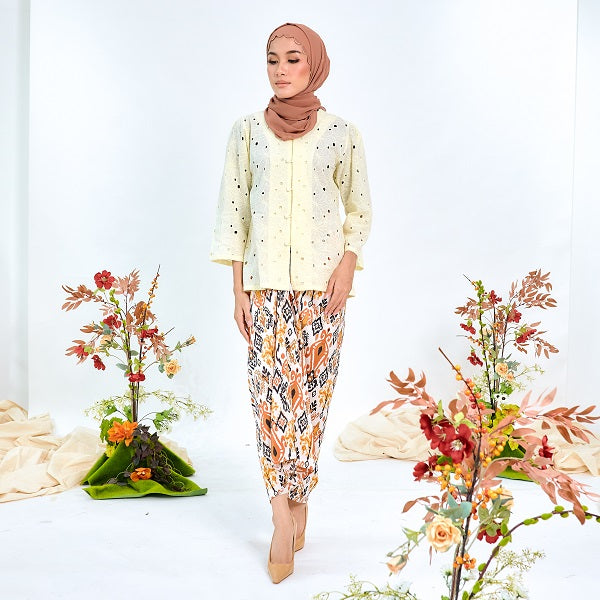 DELIMA EYELET TOP