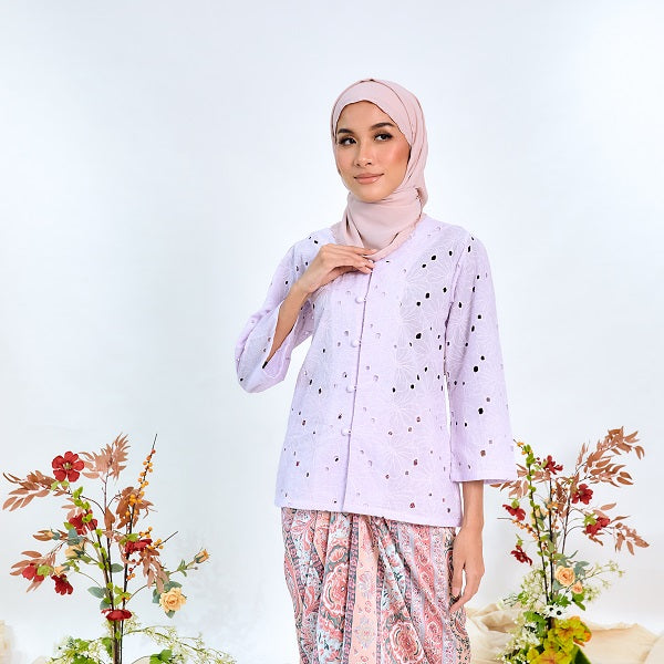 DELIMA EYELET TOP