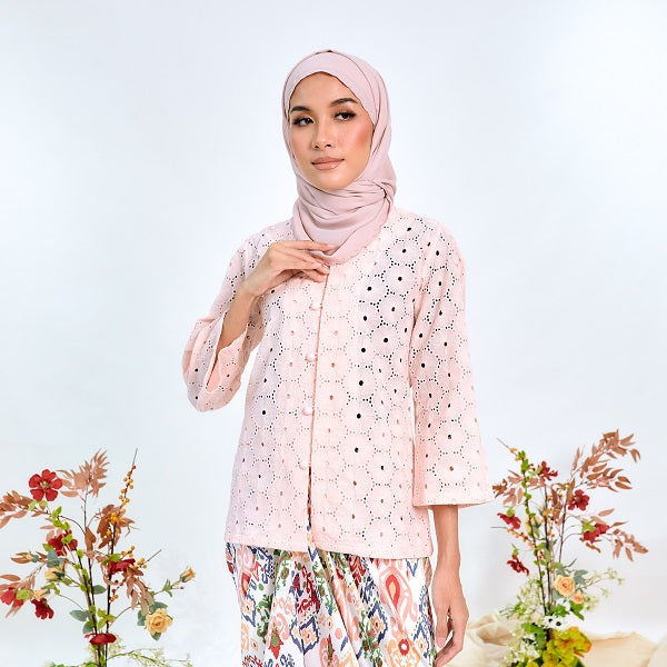 DELIMA EYELET TOP