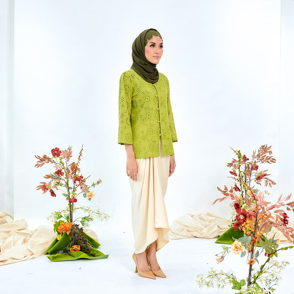 DELIMA EYELET TOP