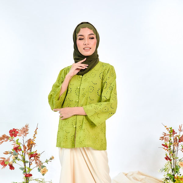 DELIMA EYELET TOP