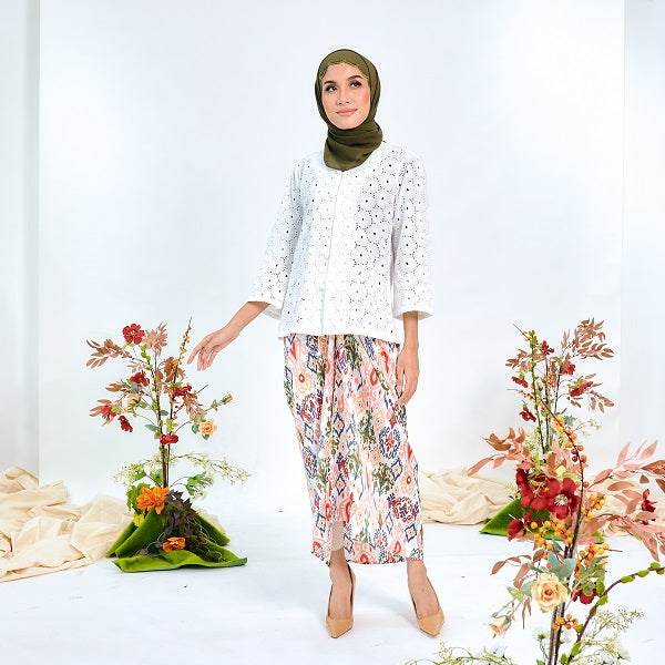 DELIMA EYELET TOP