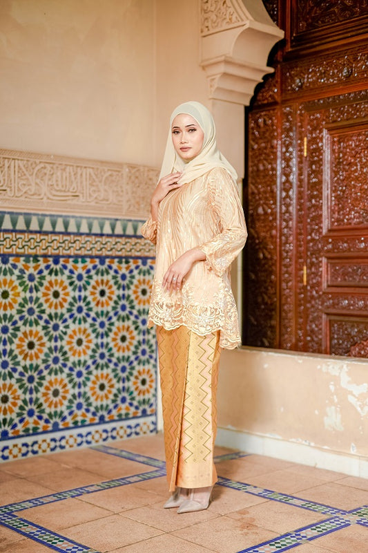 NORMAH KURUNG LACE TOP