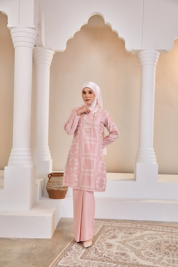 AMORA KURUNG